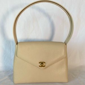 CHANEL ivory shoulder bag
